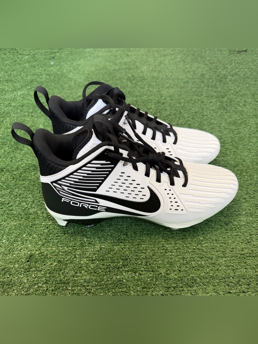 Nike Force Savage Pro 2 Mens 11 White Black Football Cleats NEW FJ8149-100